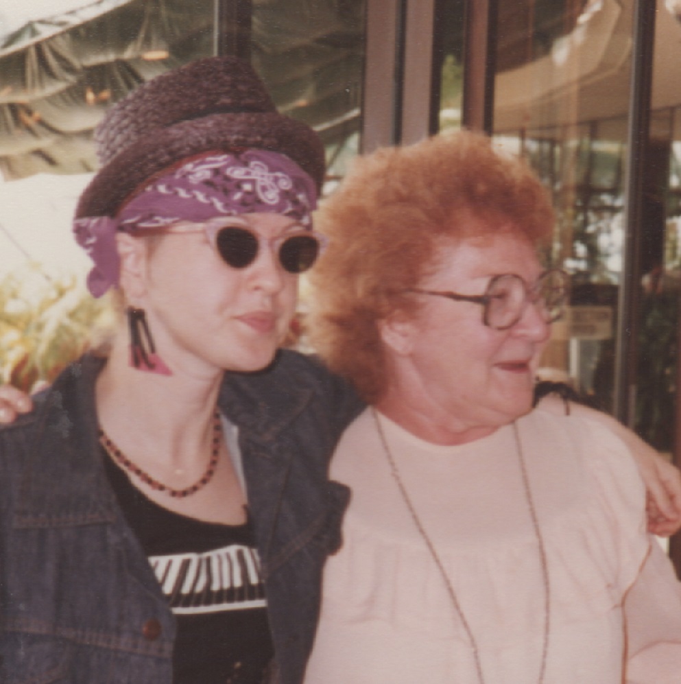 Cyndi Lauper 1984 with Jeanne Walters